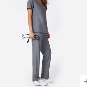XS graphite FIGS scrub pants